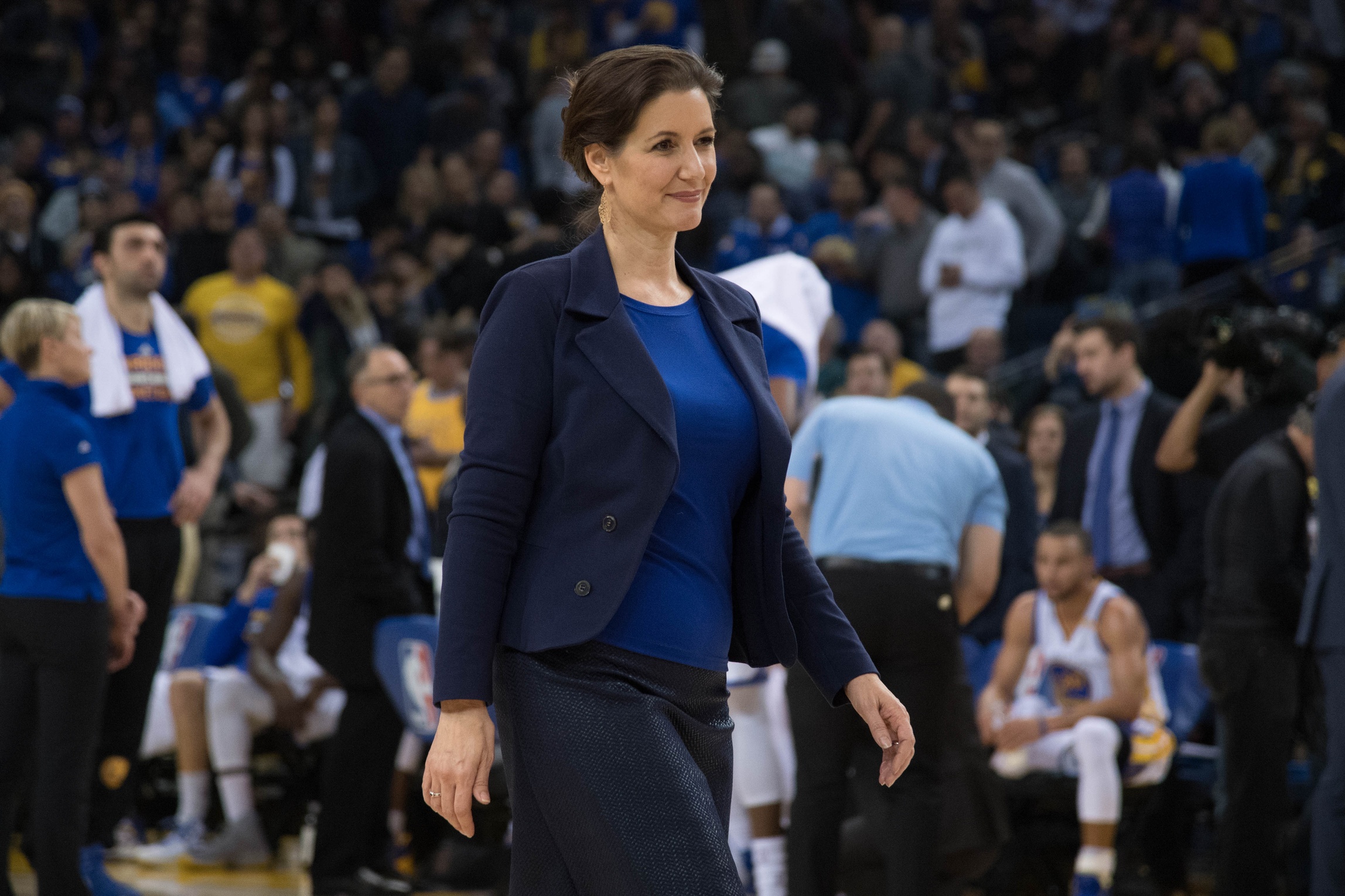 Caption: January 12, 2017; Oakland, CA, USA; Oakland mayor Libby Schaaf during the second quarter between the Golden State Warriors and the Detroit Pistons at Oracle Arena. The Warriors defeated the Pistons 127-107. Mandatory Credit: Kyle Terada-USA TODAY Sports