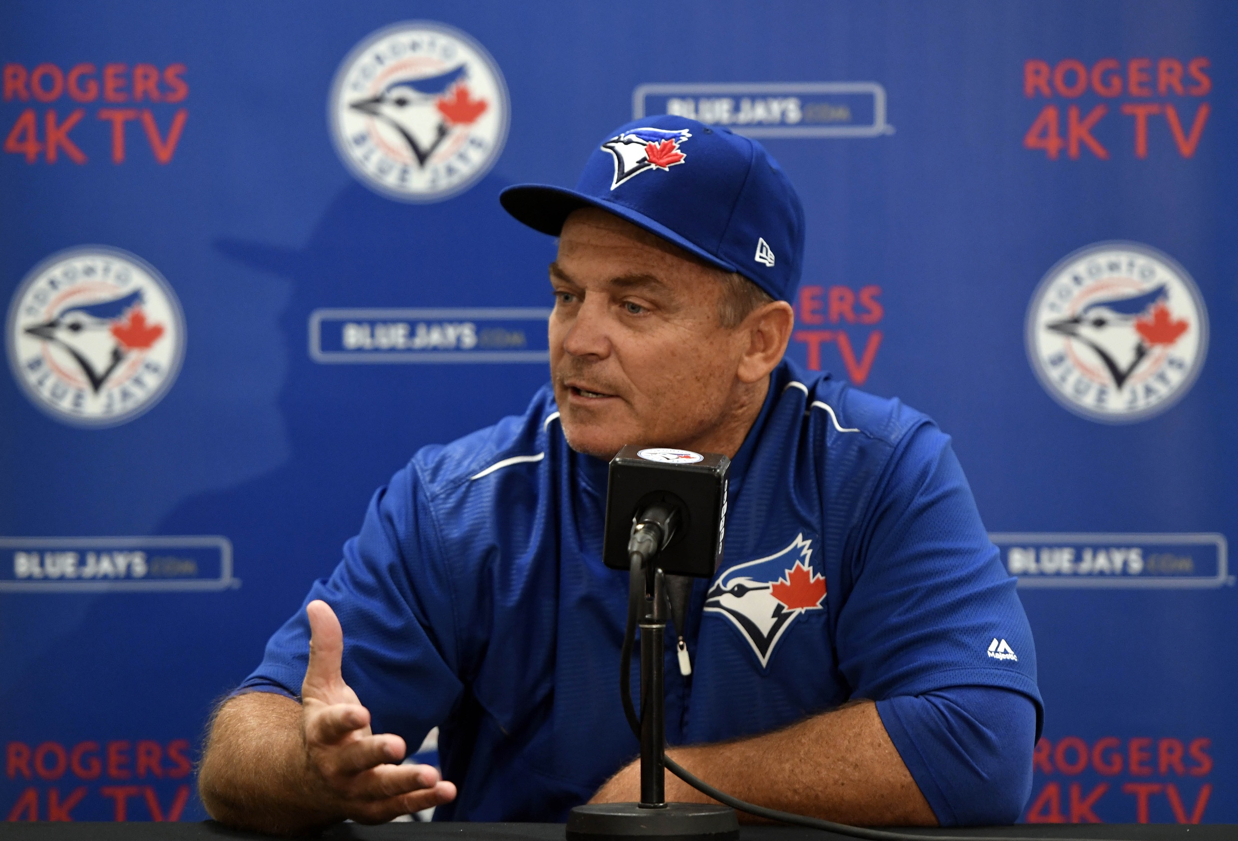Blue Jays sign manager John Gibbons to extension