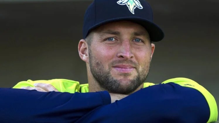 Tim Tebow and Columbia Fireflies visit the Blue Claws