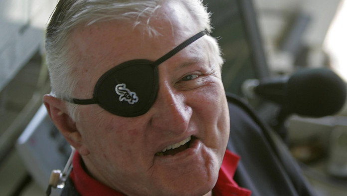 Long-time White Sox announcer Hawk Harrelson to retire.