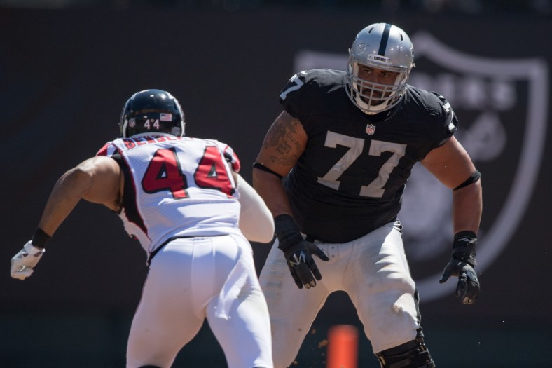 The Oakland Raiders will release right tackle Austin Howard