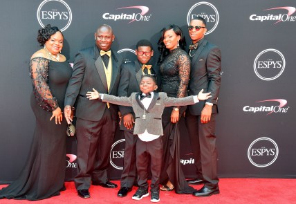 Jarrius Robertson and family at ESPYs Red Carpet