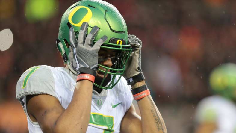 Oregon Ducks WR Darren Carrington arrested.