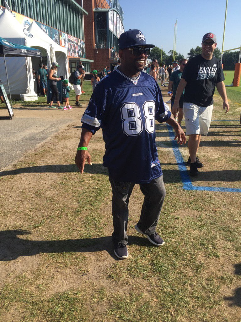 This Cowboys fans was kicked out of Eagles training camp.