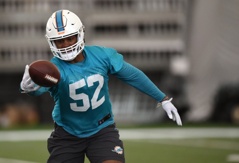 Miami Dolphins LB Raekwon McMillan could be lost for the season.