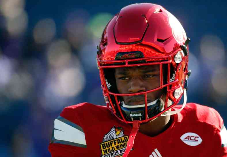 Cardinals quarterback Lamar Jackson has a lot of pressure on his shoulders heading into college football Week 1