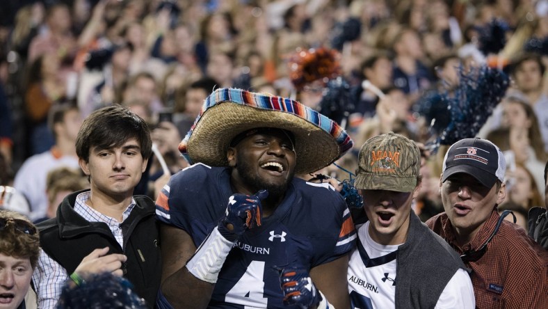 Auburn linebacker Jeff Holland in college football Week 11