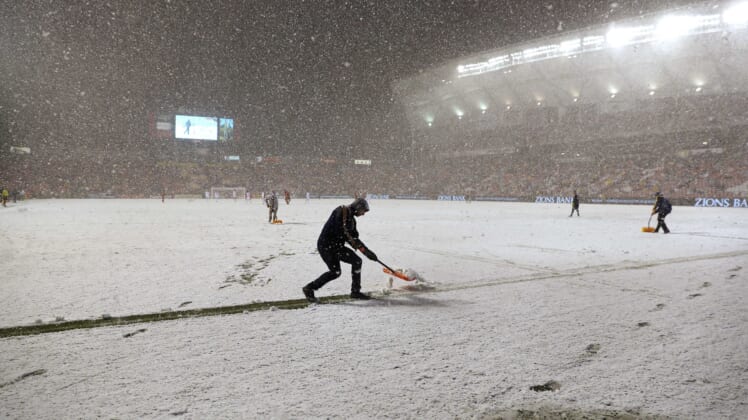 Craziest photos from snowy Arrowhead Stadium ahead of Colts-Chiefs game