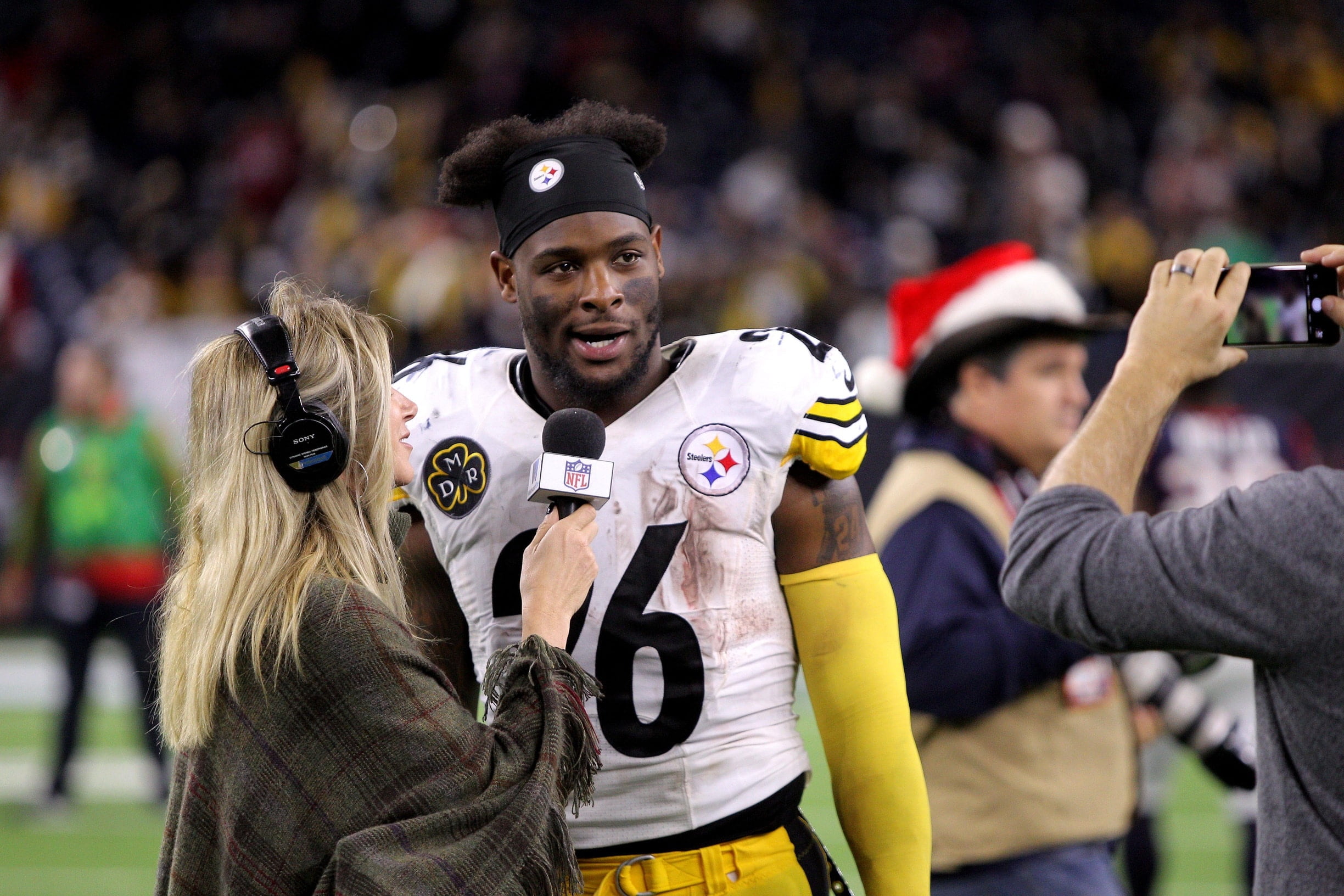 Le'Veon Bell 'might come back' for one game with Steelers, retire