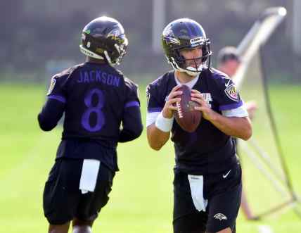 Ravens quarterbacks Joe Flacco and Lamar Jackson