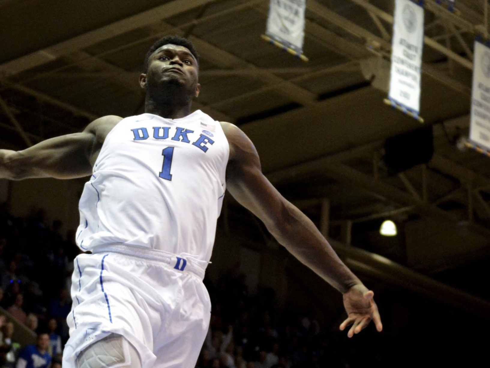 WATCH: There’s nothing Duke’s Zion Williamson can’t do