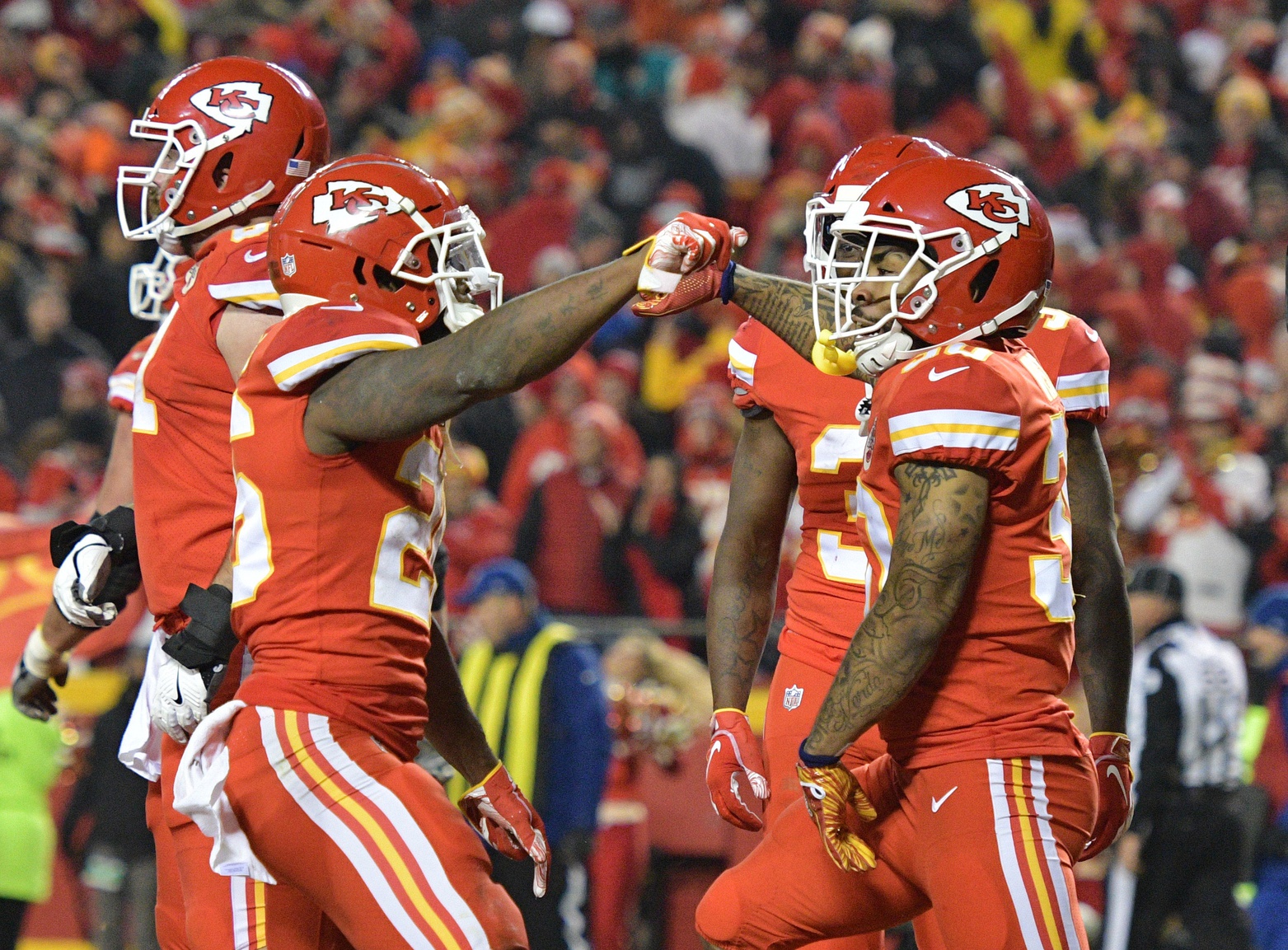 WATCH: Chiefs' Damien Williams flagged for petty taunting penalty ...