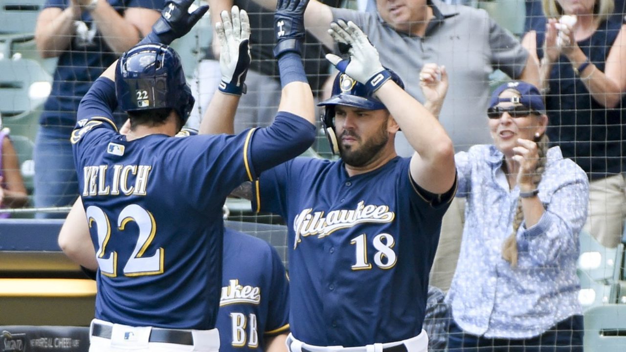 Mike Moustakas picks new jersey number 