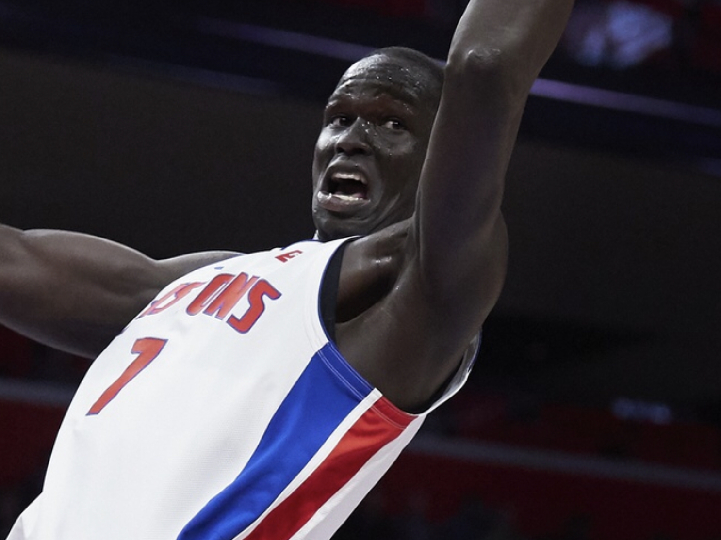 WATCH: Thon Maker literally jumps over opponent