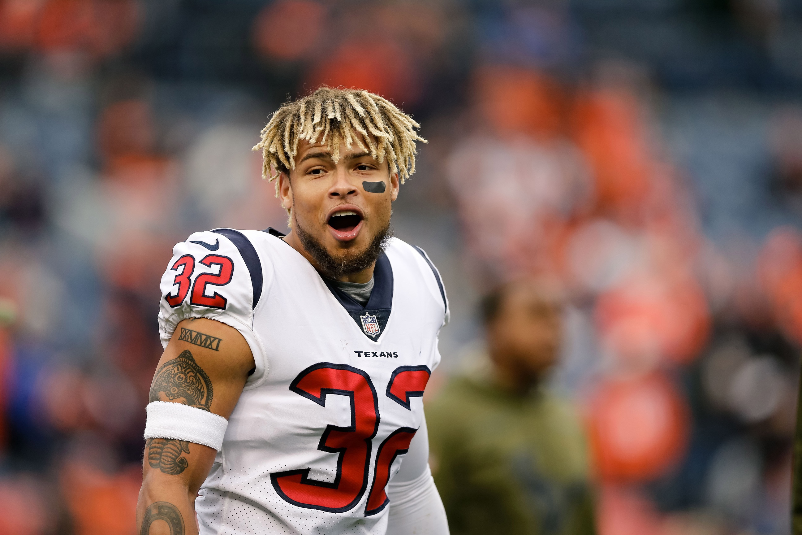 WATCH Tyrann Mathieu proposes to GF with massive diamond ring