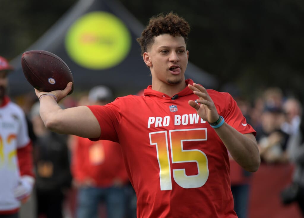 Watch: Patrick Mahomes With Another Absurd Sidearm Pass