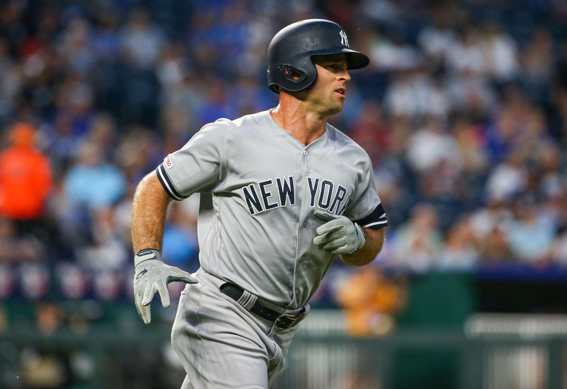Yankees' Gardner gets stitches after hitting himself in face with helmet