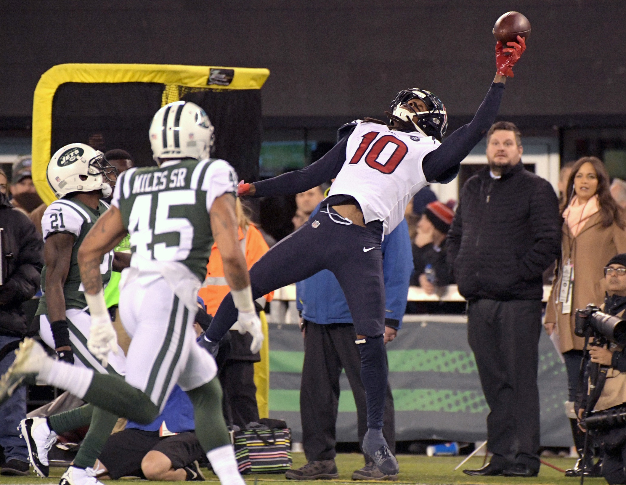 WATCH: DeAndre Hopkins proves he really can catch anything -- even with chopsticks