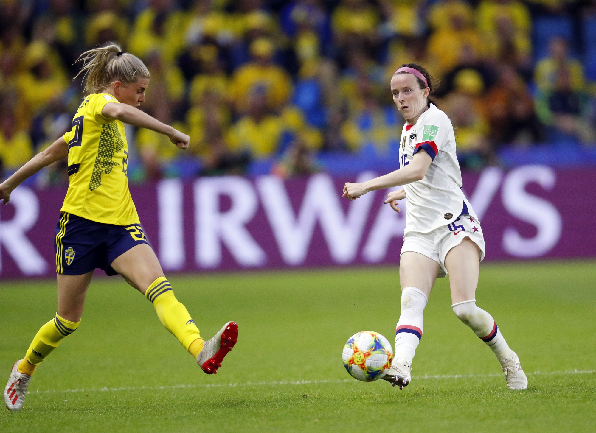 Rose Lavelle WATCH: USA nearly scores goal off... Shotoe2000 x 1454