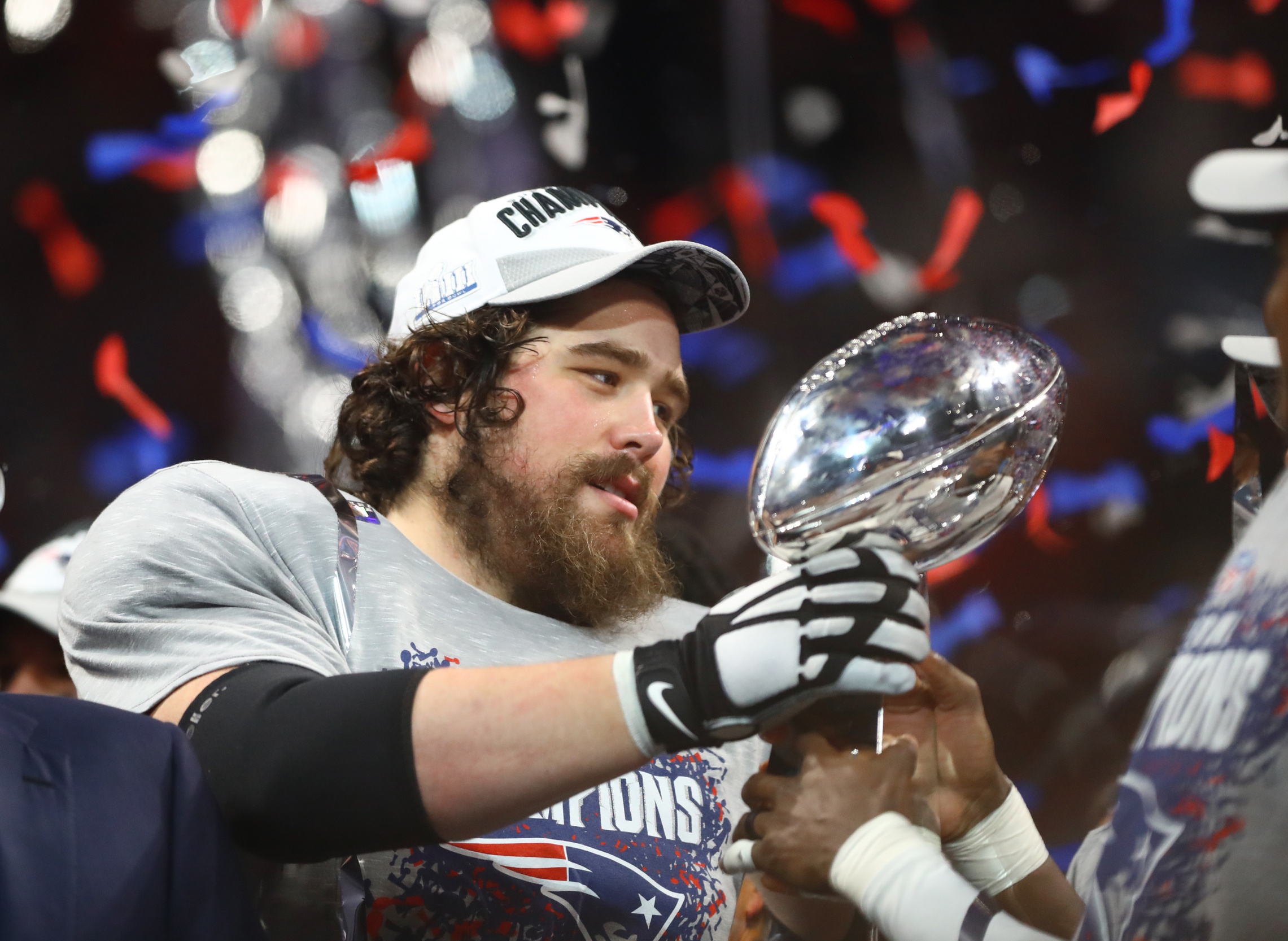 Report: Patriots starting C David Andrews hospitalized with blood clots in lungs ...