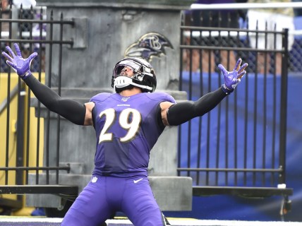 Ravens' Earl Thomas during game against Browns