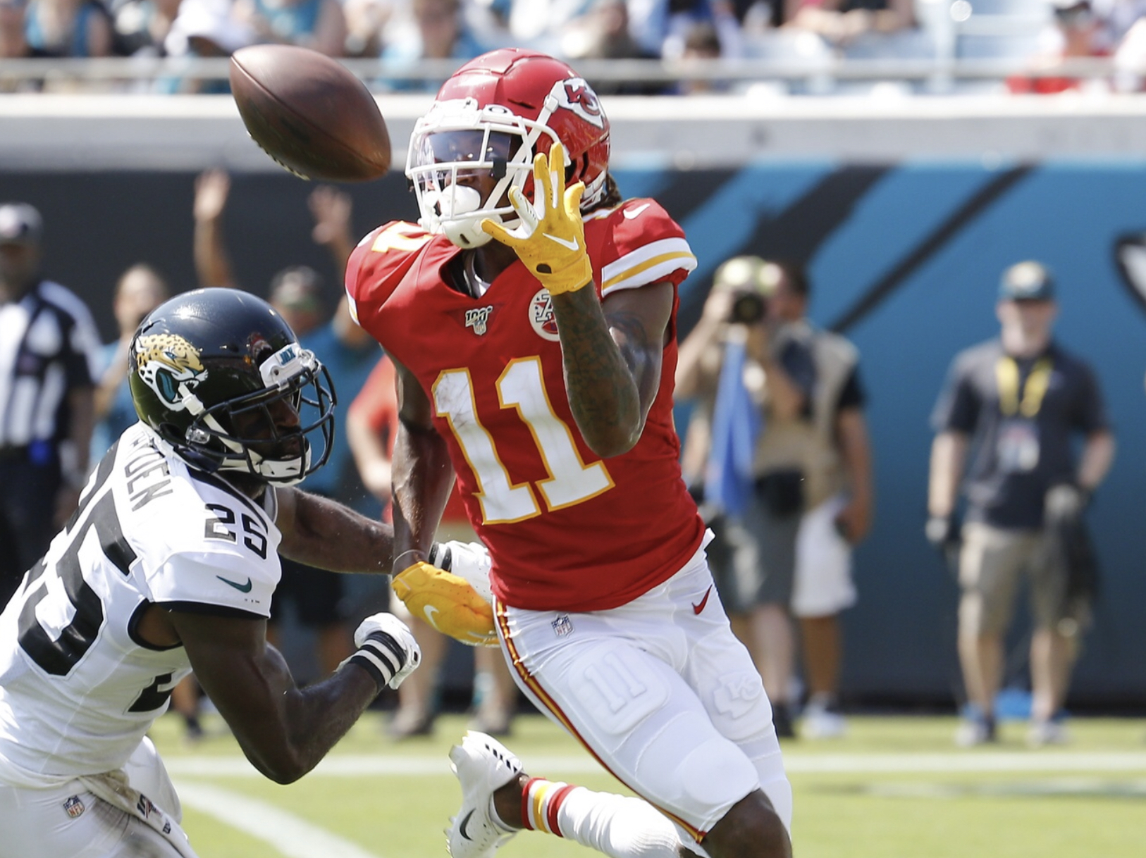 WATCH: Chiefs’ Demarcus Robinson with great TD catch