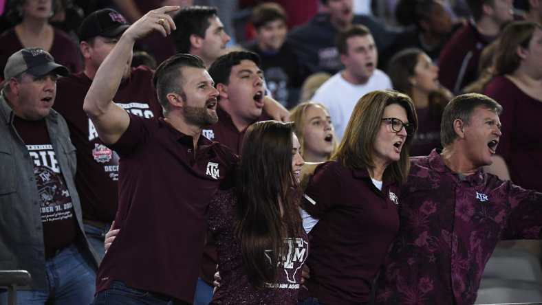 Aggies fans war hymn