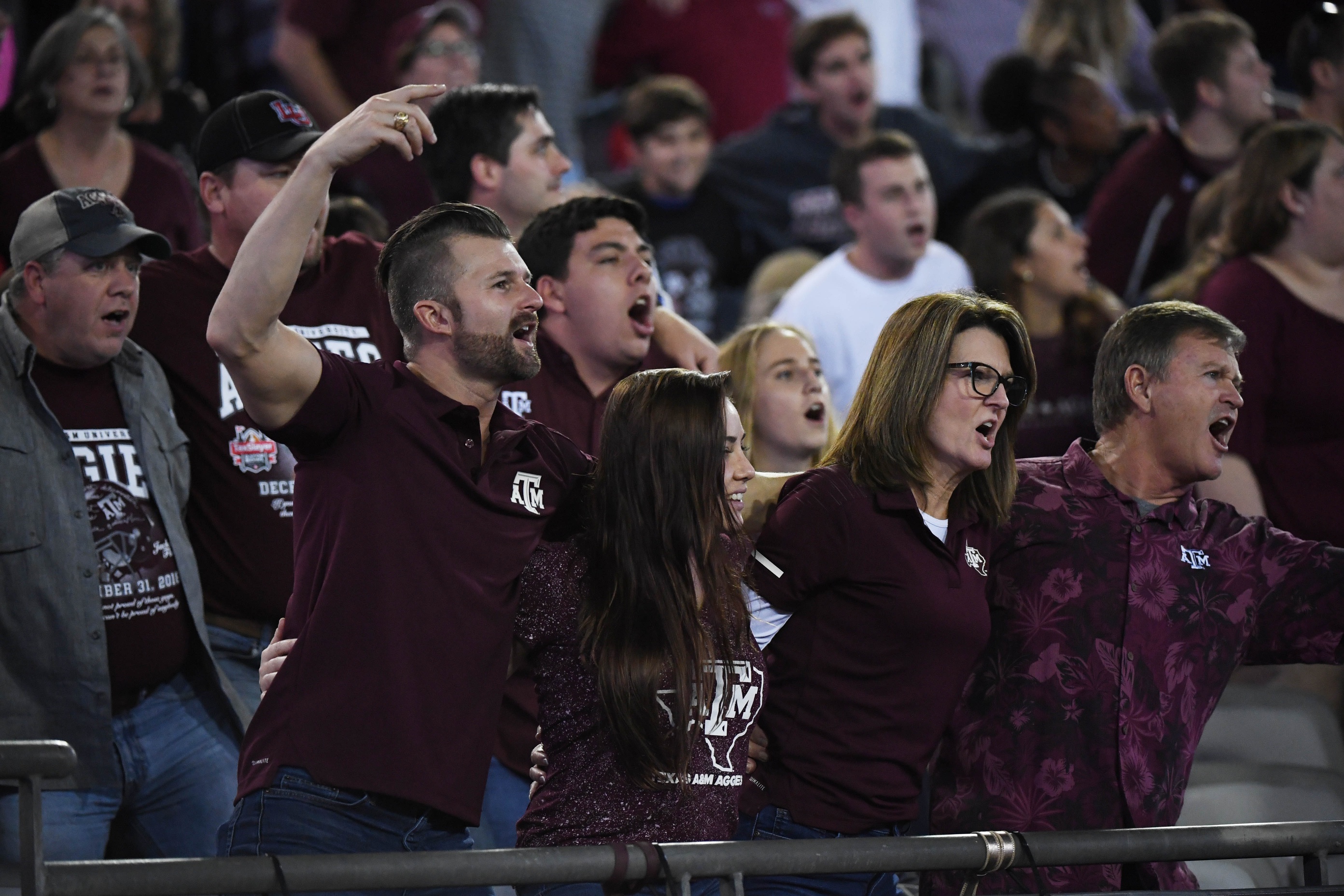 WATCH: Plane full of Aggies fans sing school war hymn before takeoff