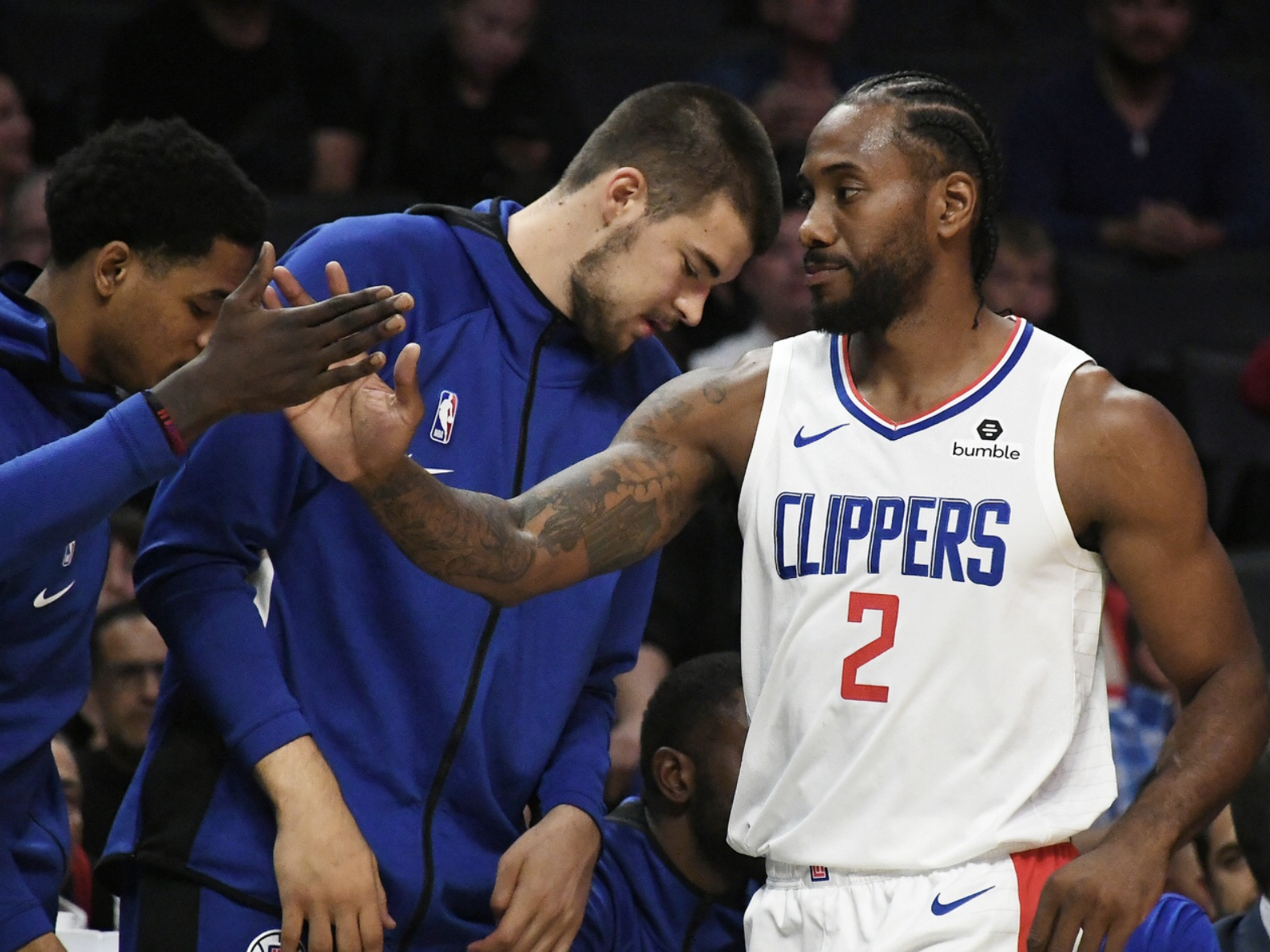 WATCH: Clippers lose it as Kawhi Leonard nails first three