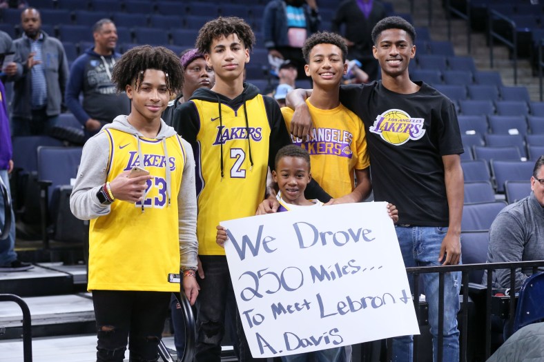 Bandwagon Lakers fans