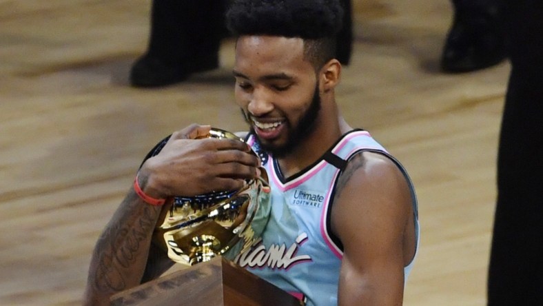 Derrick Jones Jr. dunk contest