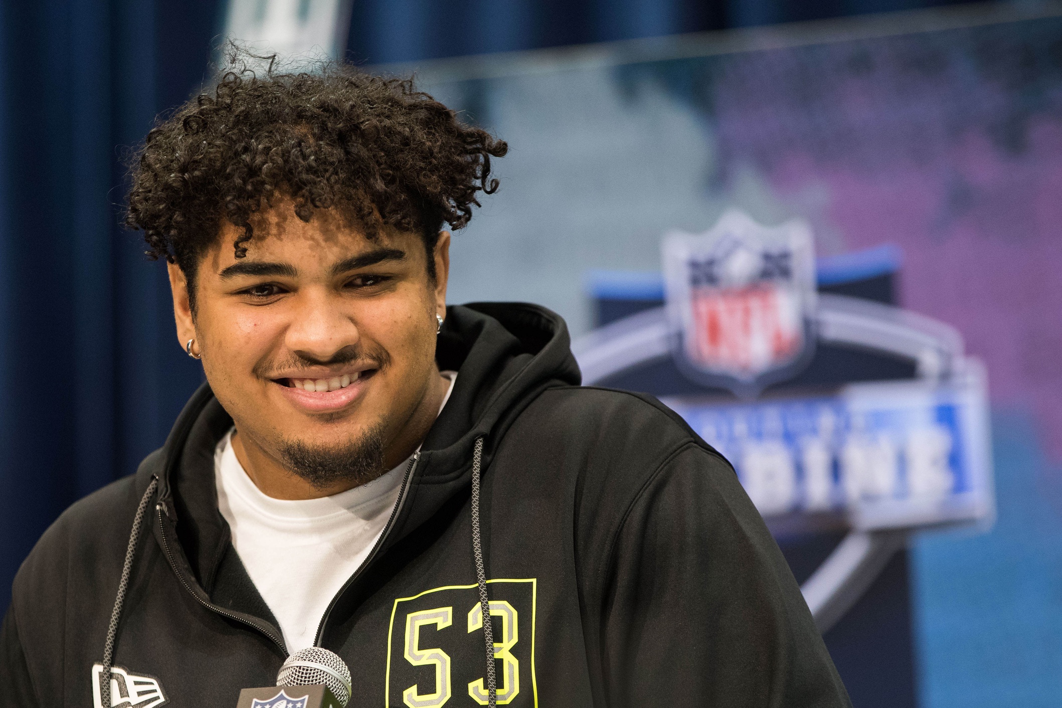 WATCH: Likely top-10 pick Tristan Wirfs rolls out red carpet for his ...