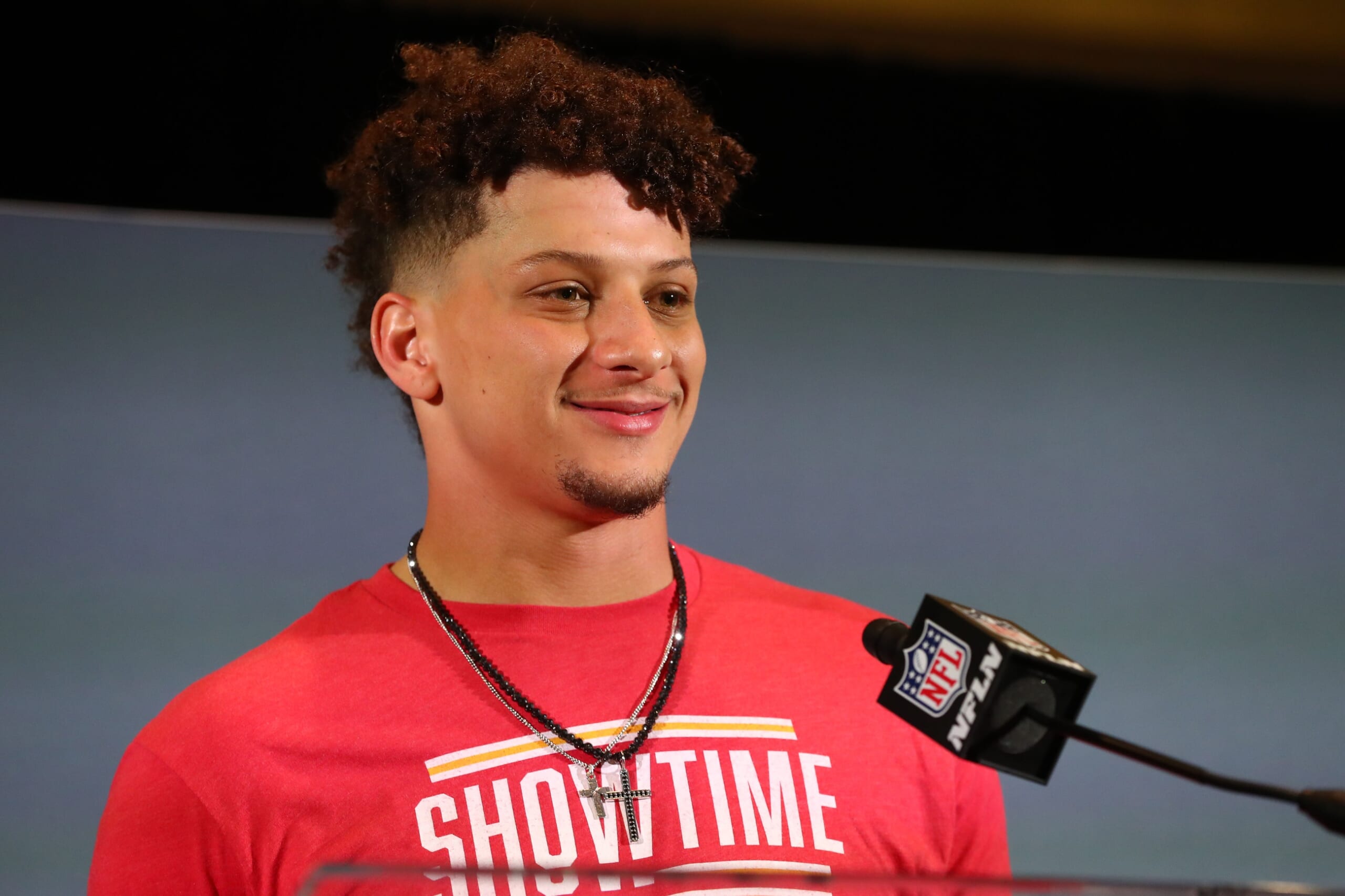 What Will Patrick Mahomes Record Breaking Contract Look Like Sportsnaut
