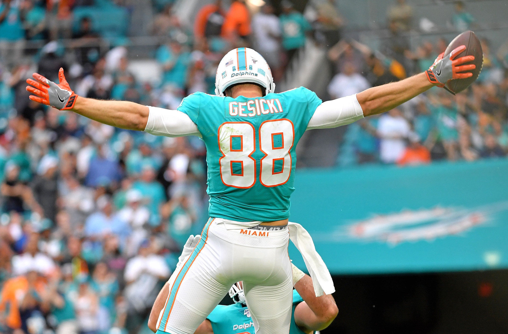 WATCH: Dolphins TE Mike Gesicki makes absurd throw and catch over ...