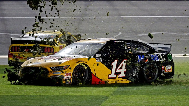 Clint Bowyer crash