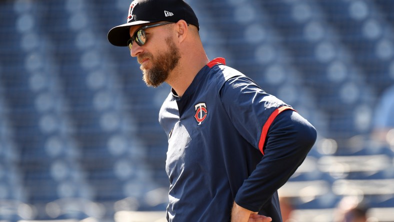 Rocco Baldelli watches team train