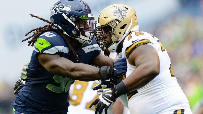 Jadeveon Clowney takes on tackle