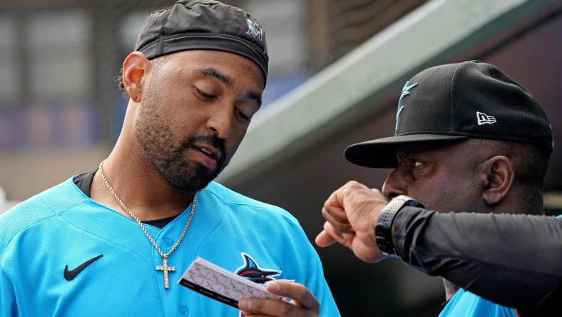 Matt Kemp during a Spring Training game for the Marlins.