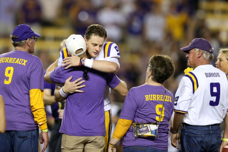Joe Burrow with his father and rest of his family
