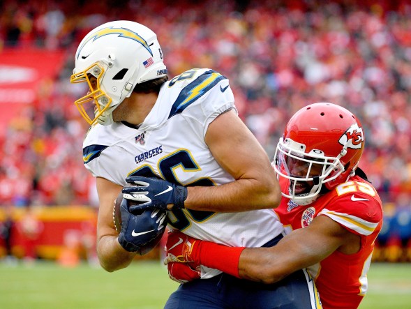 Los Angeles Chargers TE Hunter Henry during NFL game