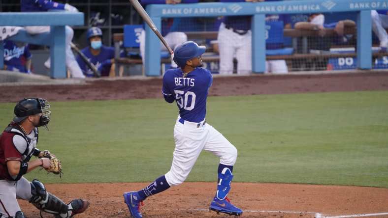 Dodgers OF Mookie Betts during MLB game against the Diamondbacks.