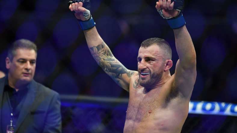 Alexander Volkanovski and Maxx Holloway UFC 245