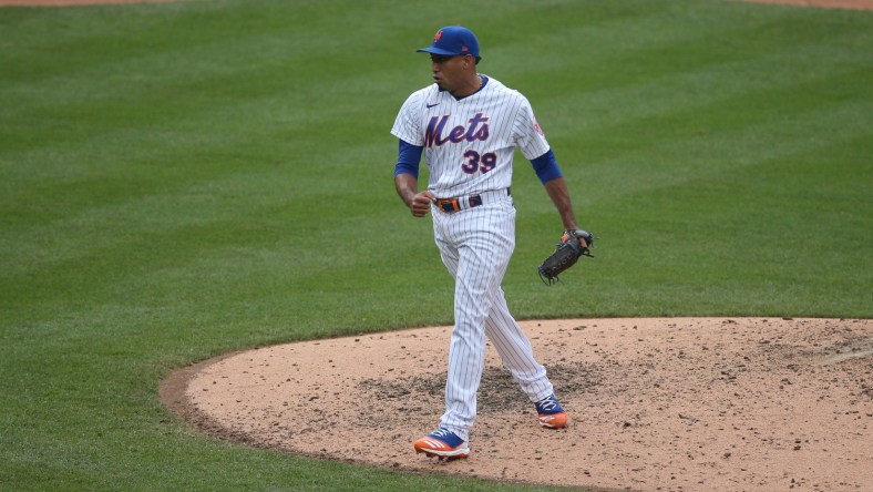 Mets' Edwin Diaz closes game against Braves.