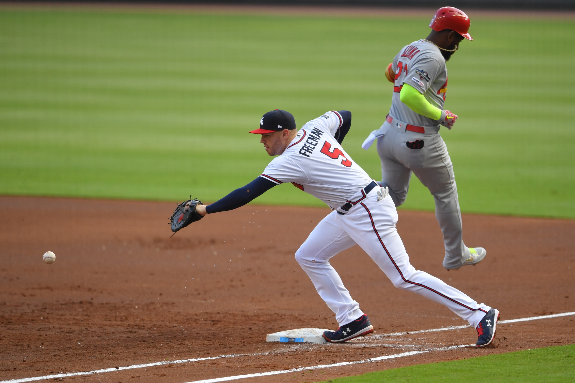 WATCH: Freddie Freeman already in Gold Glove form with stunning double play