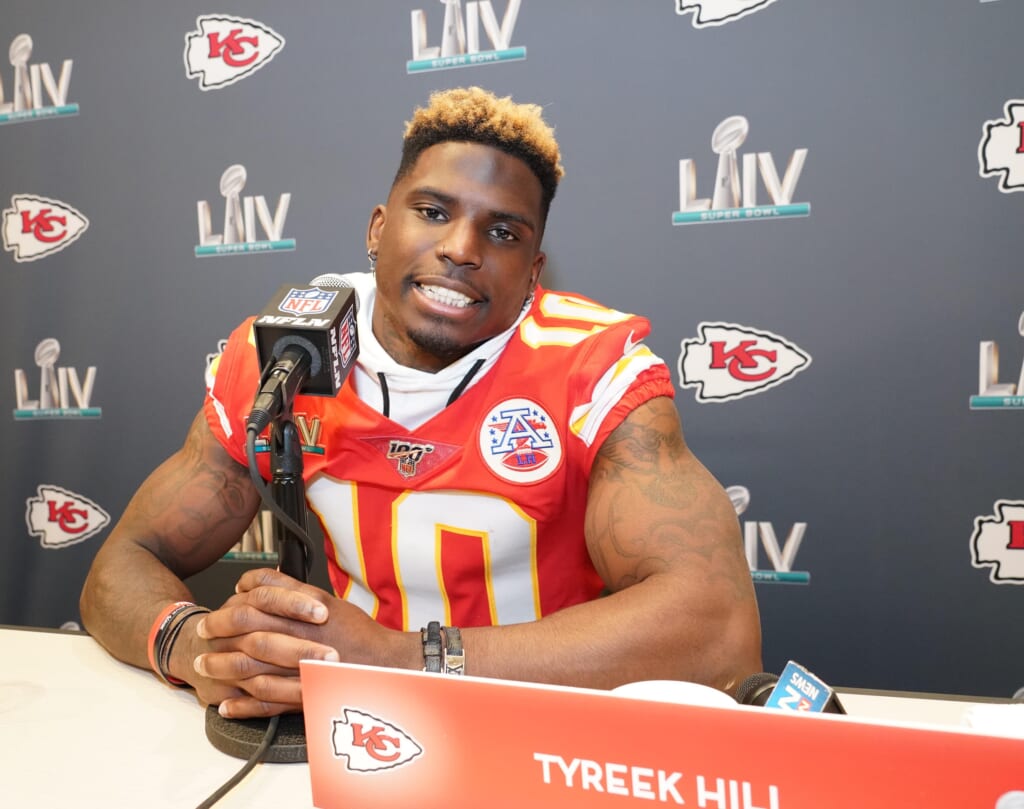 Twitter reacts to video of Tyreek Hill getting roasted by high school kid