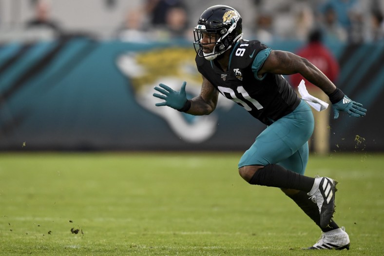 Yannick Ngakoue of the Jaguars against the Colts