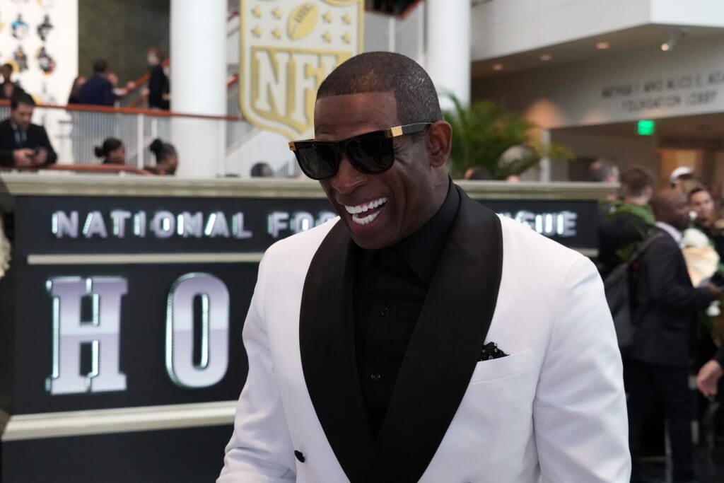 HOW MUCH MONEY DOES DEION SANDERS MAKE A YEAR