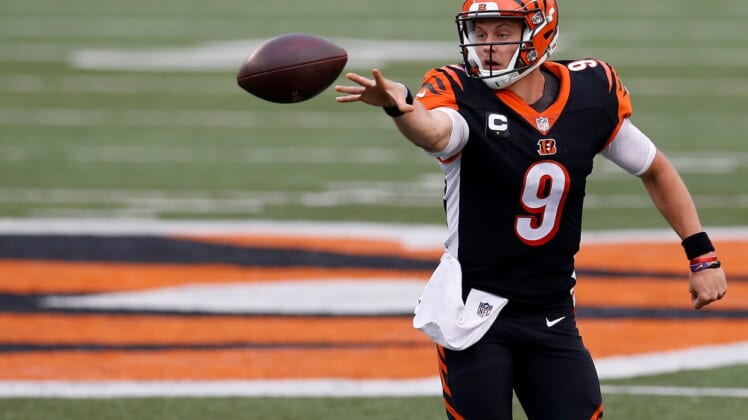 Bengals-Joe-Burrow-during-NFL-debut-Chargers