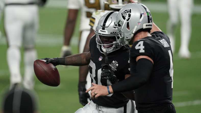 NFL Week 12: Derek Carr, Raiders-Falcons