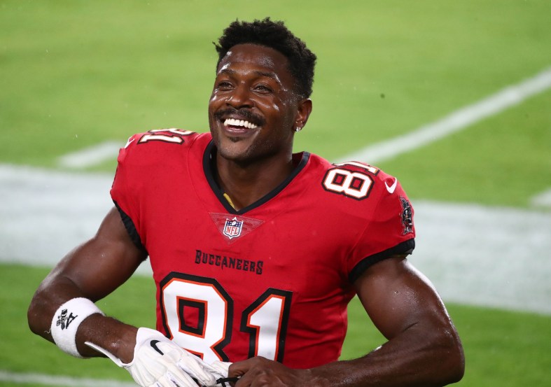 Tampa Bay Buccaneers star Antonio Brown's probation ends one year early